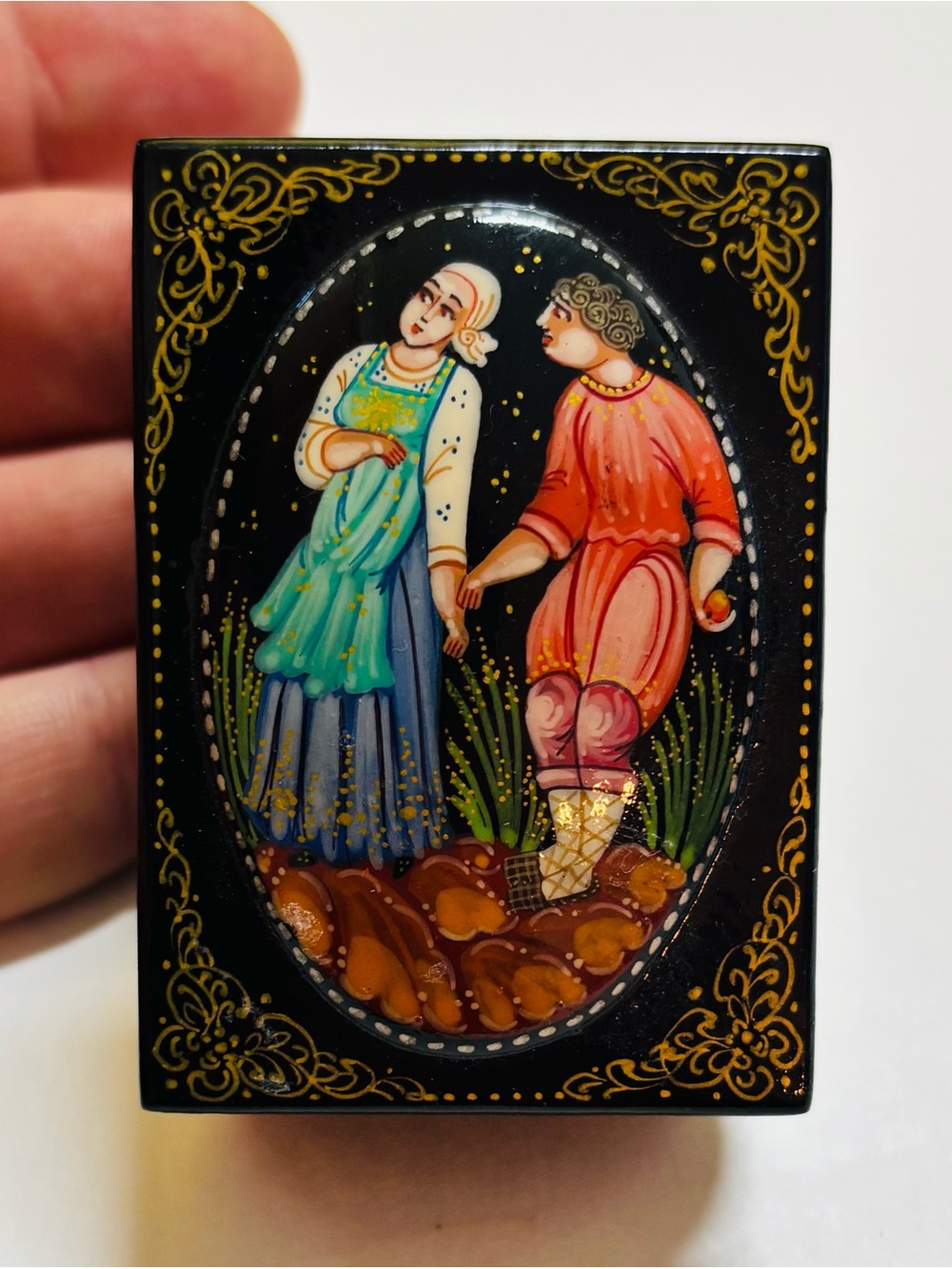 Hand-Painted Russian Black Lacquer Trinket Box Folk Art Couple